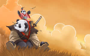 兩隻打扮成武士的熊貓坐在草地上，橙色日落天空下，有蜻蜓。 — 熊貓 壁紙
