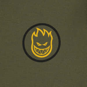 橄欖綠色布料上黑色圓圈內的黃色火焰頭標誌。