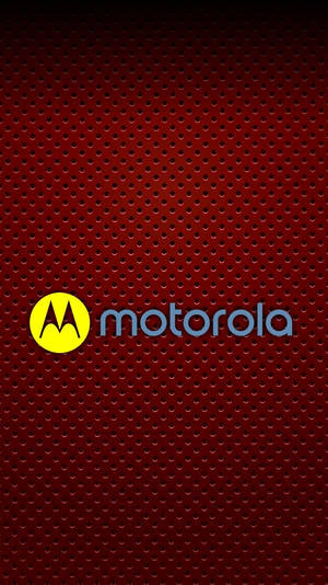 Motorola 標誌在紅色穿孔背景上 — Motorola 壁紙