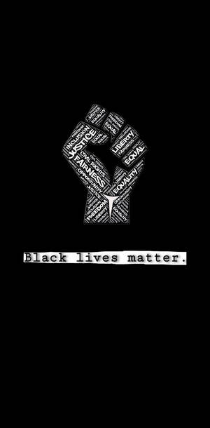 由抗議詞語組成的黑色舉起拳頭，下方有「Black lives matter」文字。