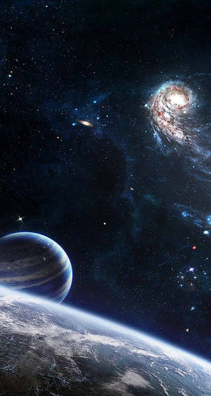 從太空睇地球同木星，背景係發光嘅螺旋星系。