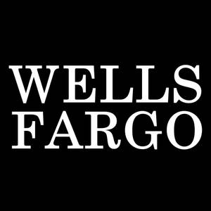 Wells Fargo 銀行標誌以白色文字顯示在黑色背景上