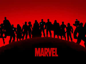 Marvel 超級英雄團隊剪影站在山丘上，背景是紅色天空。