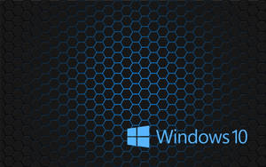 Windows 10標誌在深色六邊形圖案背景上，帶有藍色亮點。