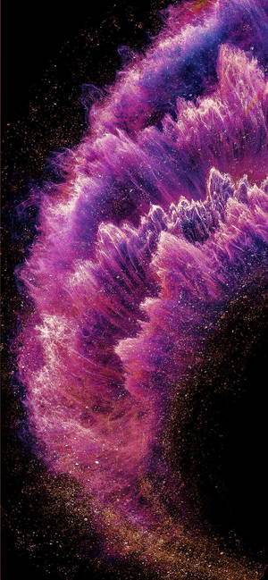 深空中帶有星星的充滿活力的紫色和粉紅色宇宙星雲。 — 黑紫 壁紙