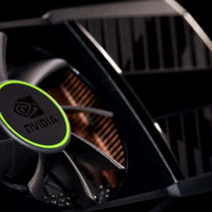 NVIDIA顯示卡散熱風扇，帶有綠色環和銅質散熱片。 — iPad Pro 11 壁紙