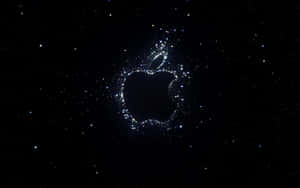 在黑暗夜空中由星星勾勒出的Apple標誌。