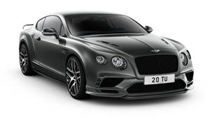 啞光灰色賓利 Continental GT Speed 跑車的攝影棚照片。