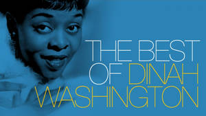 Dinah Washington 在藍色調肖像中微笑，附有專輯標題文字。 — 音樂 GIF 壁紙